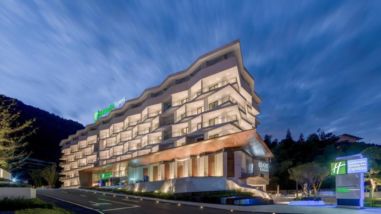Holiday Inn Express Qiliping By Ihg Emeishan Dış mekan fotoğraf